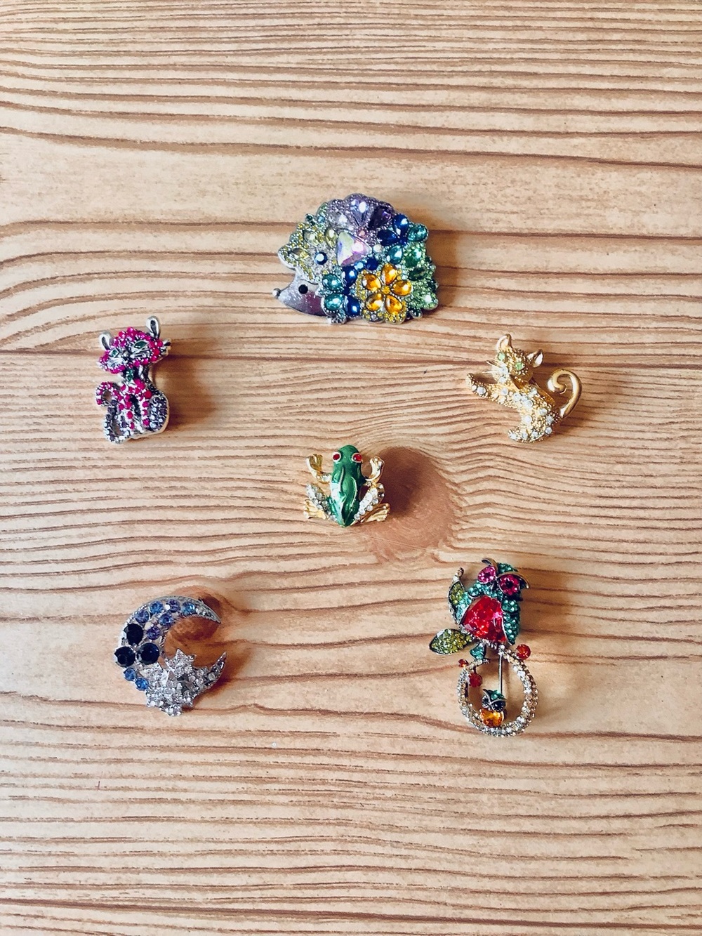 Six Assorted Vintage Brooches